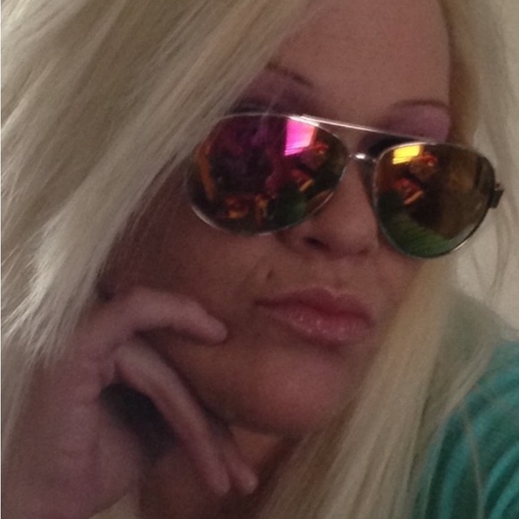 Meet your Posher, Jessica - Picture 2 of 4